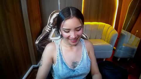 Snapshot of daphne_nicole_b chatting on 03.05.26 daphne_nicole_b online show from 03.05.26