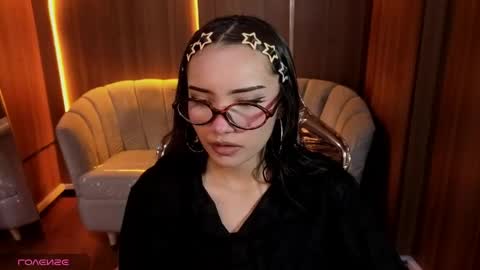Snapshot of daphne_nicole_b chatting on 06.01.26 daphne_nicole_b online show from 06.01.26