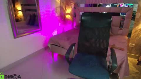 daphne_walton online show from 02.19.26