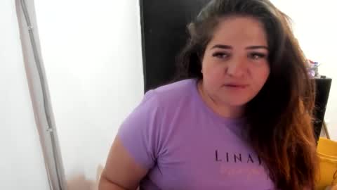 Snapshot of daphnegirlsexxy chatting on 05.18.26 daphnegirlsexxy online show from 05.18.26