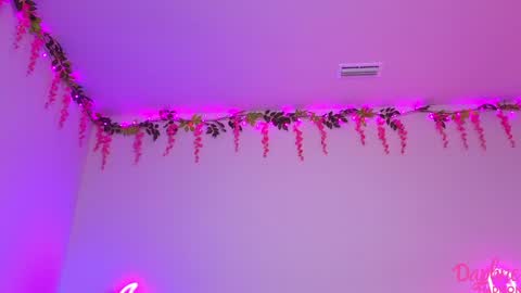 Daphne Madison online show from 11.07.25