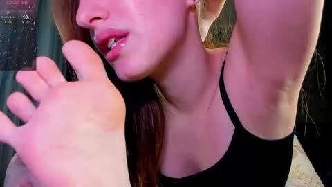 Darcy Siren online show from 12.15.25