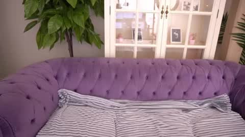 Snapshot of dariacalm chatting on 05.25.26 Daria online show from 05.25.26