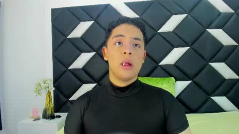 Snapshot of darian_laforteza chatting on 06.24.26 Darian online show from 06.24.26