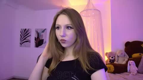Snapshot of dariatate chatting on 03.08.26 Daria Tate online show from 03.08.26