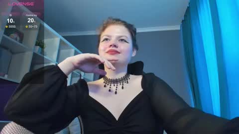 Snapshot of darina_wilson chatting on 03.10.25 Dari the it woman online show from 03.10.25