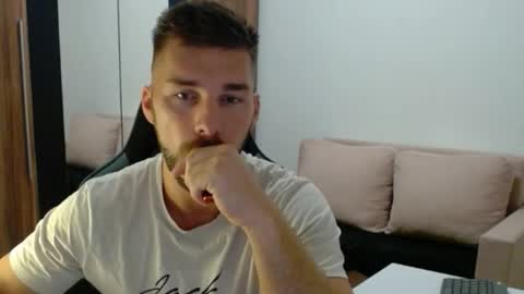 darius_94 online show from 10.25.25