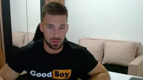 darius_94 online show from 11.12.25