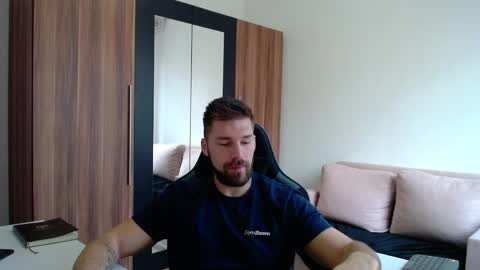 darius_94 online show from 04.05.26