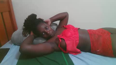 Snapshot of dark_chocoloate chatting on 04.05.26 coco online show from 04.05.26