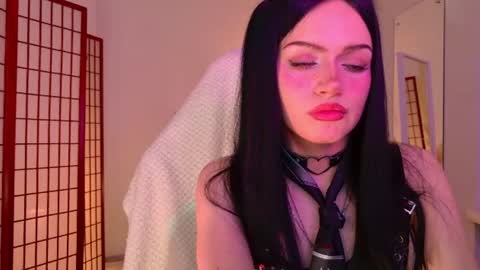 Snapshot of dark_diva chatting on 06.15.26 Diva online show from 06.15.26