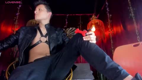 dark hunter  online show from 02.17.26