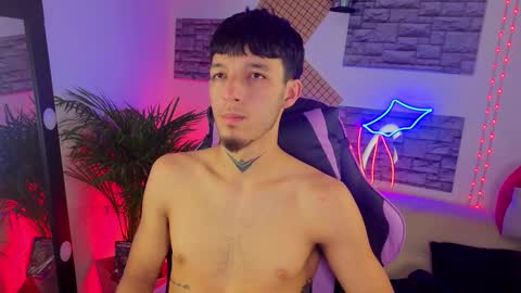 Snapshot of dark_rosse1 chatting on 02.06.26 rosse online show from 02.06.26