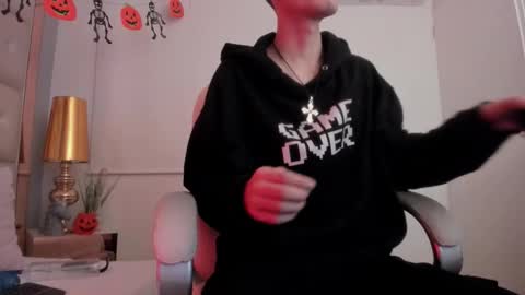 dark_sun333 online show from 10.25.25