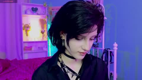 Snapshot of dark_vamp_ chatting on 01.23.25 Vamp  online show from 01.23.25