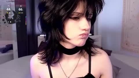 Snapshot of dark_vamp_ chatting on 09.15.25 Vamp  online show from 09.15.25