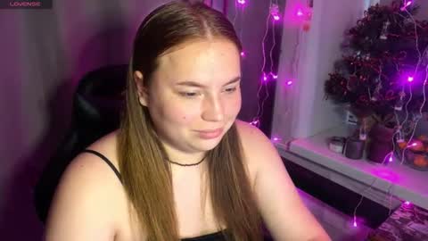 Snapshot of darkcharm1 chatting on 12.21.25 darkcharm1 online show from 12.21.25