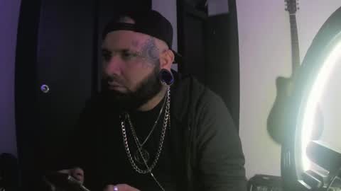 darkclothes online show from 01.05.25