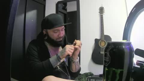 darkclothes online show from 01.08.25