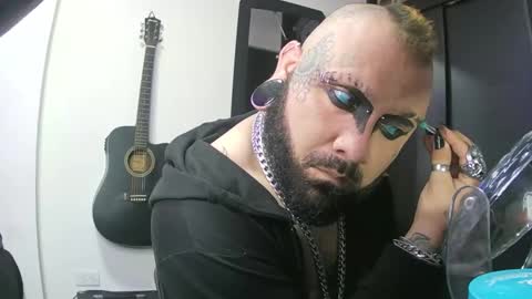 darkclothes online show from 01.10.25