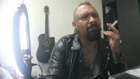 darkclothes online show from 01.19.25