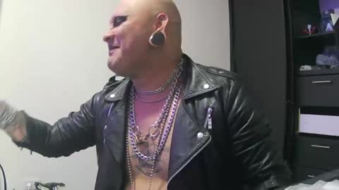 darkclothes online show from 01.19.25