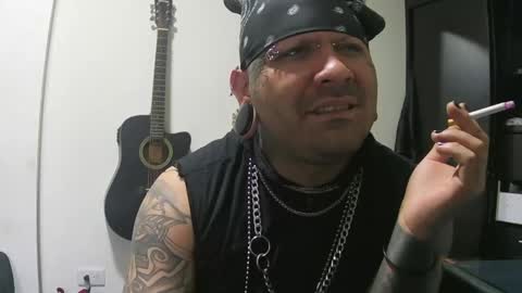 darkclothes online show from 01.22.25