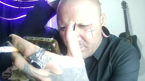 darkclothes online show from 01.22.25