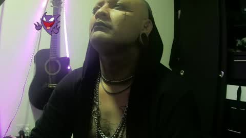 darkclothes online show from 01.25.25