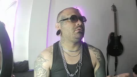 darkclothes online show from 02.02.25