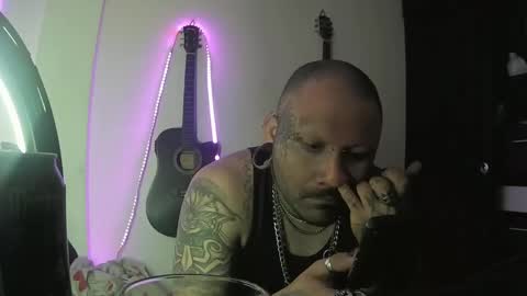 darkclothes online show from 02.02.25