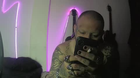 darkclothes online show from 02.03.25