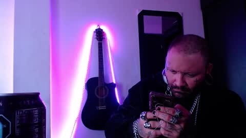 darkclothes online show from 02.13.25