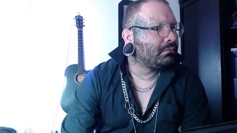 darkclothes online show from 02.17.25