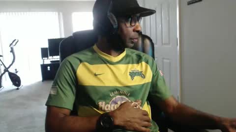 Snapshot of darkdaddyvibes chatting on 05.30.26 DrkVibes online show from 05.30.26