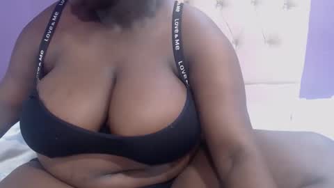 Snapshot of darkgiantmelanin chatting on 04.14.26 darkgiantmelanin online show from 04.14.26