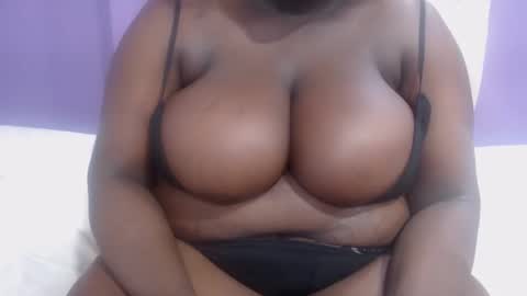 Snapshot of darkgiantmelanin chatting on 04.21.26 darkgiantmelanin online show from 04.21.26