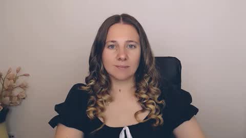 Snapshot of darklure_ chatting on 09.19.25 Anna online show from 09.19.25