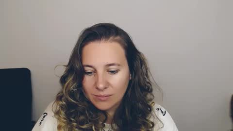 Snapshot of darklure_ chatting on 09.25.25 Anna online show from 09.25.25