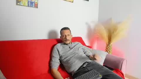 Snapshot of darkromancexx chatting on 07.08.26 Jhon y Lucy online show from 07.08.26