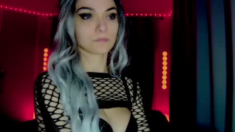 Snapshot of darkskullmistress chatting on 05.02.26 roseredgoddess online show from 05.02.26