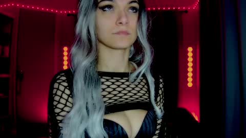Snapshot of darkskullmistress chatting on 05.16.26 roseredgoddess online show from 05.16.26