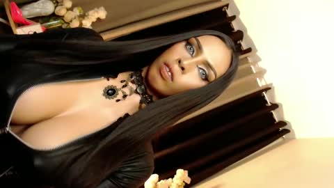 HAPPY BIRTHDAY MISTRESS MADRIANA online show from 02.28.25