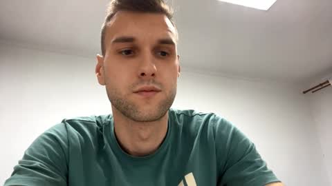 Snapshot of darktempt_ chatting on 11.12.25 Nick online show from 11.12.25