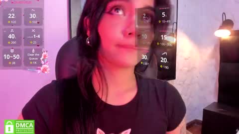 Snapshot of darky_doll chatting on 05.17.26 Darky Doll online show from 05.17.26