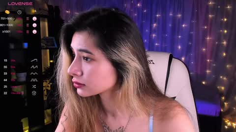 Snapshot of darlabelle chatting on 12.06.24 Belle online show from 12.06.24