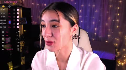 Snapshot of darlabelle chatting on 12.07.24 Belle online show from 12.07.24