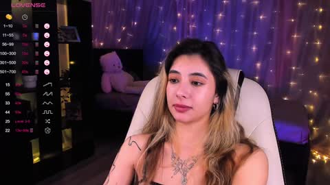 Snapshot of darlabelle chatting on 12.08.24 Belle online show from 12.08.24