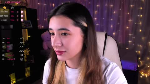 Snapshot of darlabelle chatting on 12.09.24 Belle online show from 12.09.24