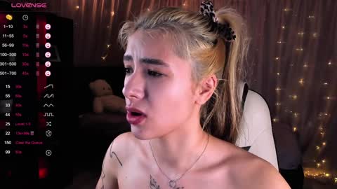 Snapshot of darlabelle chatting on 01.30.25 Belle online show from 01.30.25